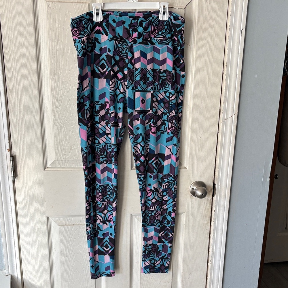 LLR Geometric print Leggings. Size TC